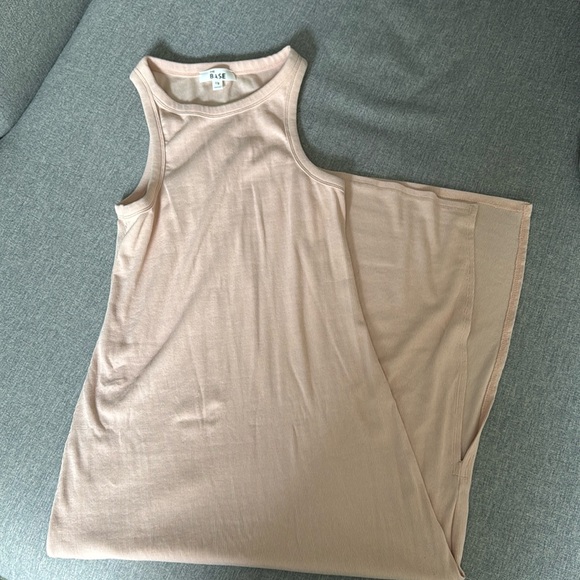 The Base Reimi Rib Midi Dress - Picture 4 of 8